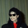 Michael attends an award ceremony held by CBS Records.