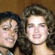 Michael goes to the New York Metropolitan Museum of Natural History to receive awards to celebrates Thriller.