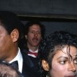Michael goes to the New York Metropolitan Museum of Natural History to receive awards to celebrates Thriller.