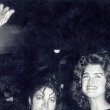 Michael goes to the New York Metropolitan Museum of Natural History to receive awards to celebrates Thriller.