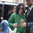Michael in Victoria Palace Theatre - Londra, unde a vizionat muzicalul "Billy Elliot".