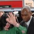 Michael in Victoria Palace Theatre - Londra, unde a vizionat muzicalul "Billy Elliot".