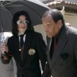 Michael Jackson arrives at the Santa Barbara County courthouse.