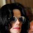 Michael Jackson arrives at the Santa Barbara County courthouse.