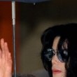 Michael Jackson arrives at the Santa Barbara County courthouse.