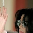 Michael Jackson arrives at the Santa Barbara County courthouse.