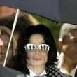 Michael Jackson arrives at the Santa Barbara County courthouse.