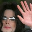 Michael Jackson arrives at the Santa Barbara County courthouse.