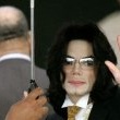 Michael Jackson arrives at the Santa Barbara County courthouse.
