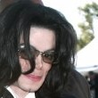 Michael Jackson arrives at the Santa Barbara County courthouse.