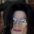 Michael Jackson arrives at the Santa Barbara County courthouse.