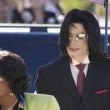Michael Jackson arrives at the Santa Barbara County courthouse.