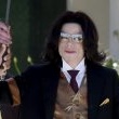 Michael Jackson arrives at the Santa Barbara County courthouse.