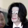 Michael Jackson arrives at the Santa Barbara County courthouse.