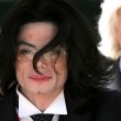 Michael Jackson arrives at the Santa Barbara County courthouse.