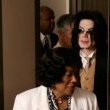 Michael Jackson arrives at the Santa Barbara County courthouse.