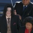 Michael Jackson arrives at the Santa Barbara County courthouse.