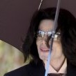 Michael Jackson arrives at the Santa Barbara County courthouse.
