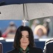 Michael Jackson arrives at the Santa Barbara County courthouse.