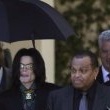 Michael Jackson arrives at the Santa Barbara County courthouse.