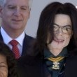Michael Jackson arrives at the Santa Barbara County courthouse.