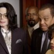 Michael Jackson arrives at the Santa Barbara County courthouse.