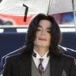 Michael Jackson arrives at the Santa Barbara County courthouse.