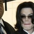 Michael Jackson arrives at the Santa Barbara County courthouse.