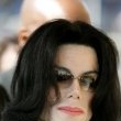 Michael Jackson arrives at the Santa Barbara County courthouse.