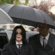 Michael Jackson arrives at the Santa Barbara County courthouse.