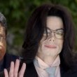 Michael Jackson arrives at the Santa Barbara County courthouse.