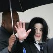 Michael Jackson arrives at the Santa Barbara County courthouse.