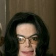Michael Jackson arrives at the Santa Barbara County courthouse.