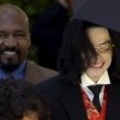 Michael Jackson arrives at the Santa Barbara County courthouse.