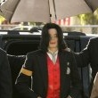 Michael Jackson arrives at the Santa Barbara County courthouse.