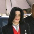 Michael Jackson arrives at the Santa Barbara County courthouse.