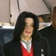 Michael Jackson arrives at the Santa Barbara County courthouse.