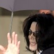 Michael Jackson arrives at the Santa Barbara County courthouse.