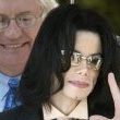 Michael Jackson arrives at the Santa Barbara County courthouse.
