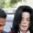 Michael Jackson arrives at the Santa Barbara County courthouse.