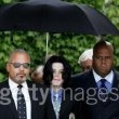 Michael Jackson arrives at the Santa Barbara County courthouse.