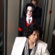 Michael Jackson arrives at the Santa Barbara County courthouse.