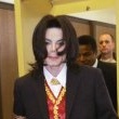 Michael Jackson arrives at the Santa Barbara County courthouse.