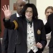Michael Jackson arrives at the Santa Barbara County courthouse.