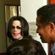 Michael Jackson arrives at the Santa Barbara County courthouse.