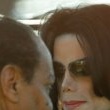 Michael Jackson arrives at the Santa Barbara County courthouse.