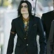 Michael Jackson arrives at the Santa Barbara County courthouse.
