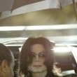 Michael Jackson arrives at the Santa Barbara County courthouse.