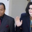 Michael Jackson arrives at the Santa Barbara County courthouse.