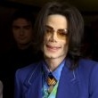 Michael Jackson arrives at the Santa Barbara County courthouse.